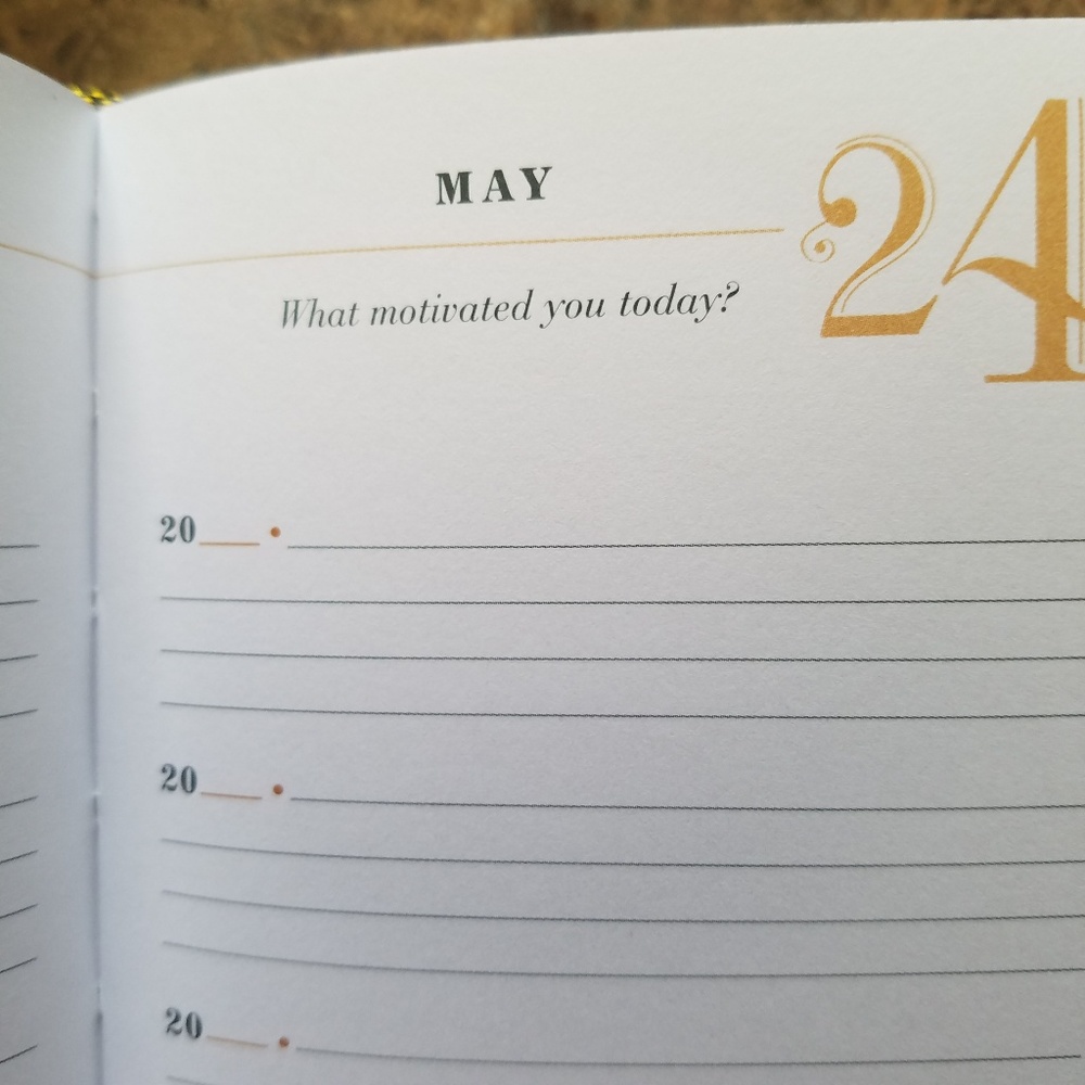 Q & A a day Five Year Journal NEW - Picture 4 of 8